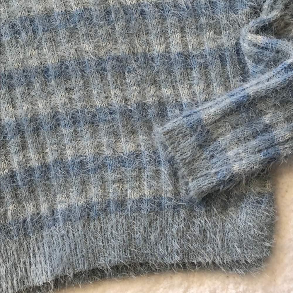 Candie’s sweater - Picture 5 of 9